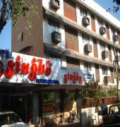 Hotel Singhs International Мумбаи Экстерьер фото